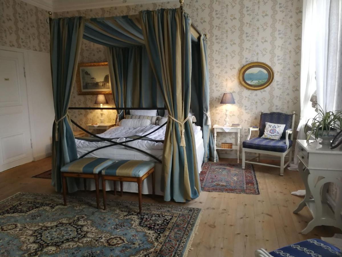Floda  Naeaes Slott 게스트하우스 외부 사진
