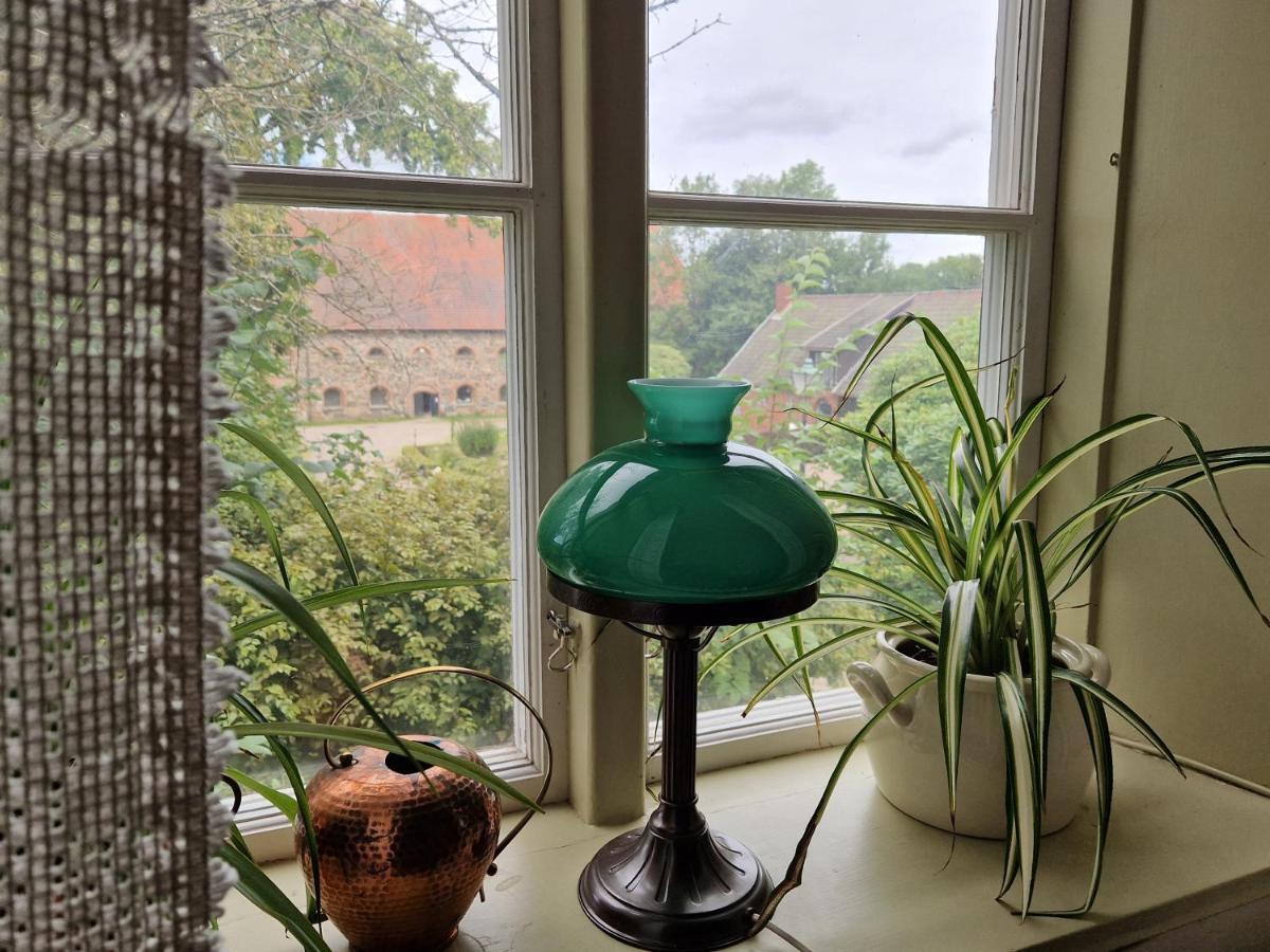 Floda  Naeaes Slott 게스트하우스 외부 사진