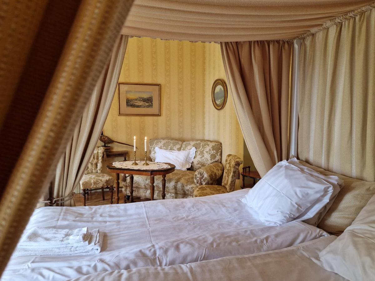 Floda  Naeaes Slott 게스트하우스 외부 사진