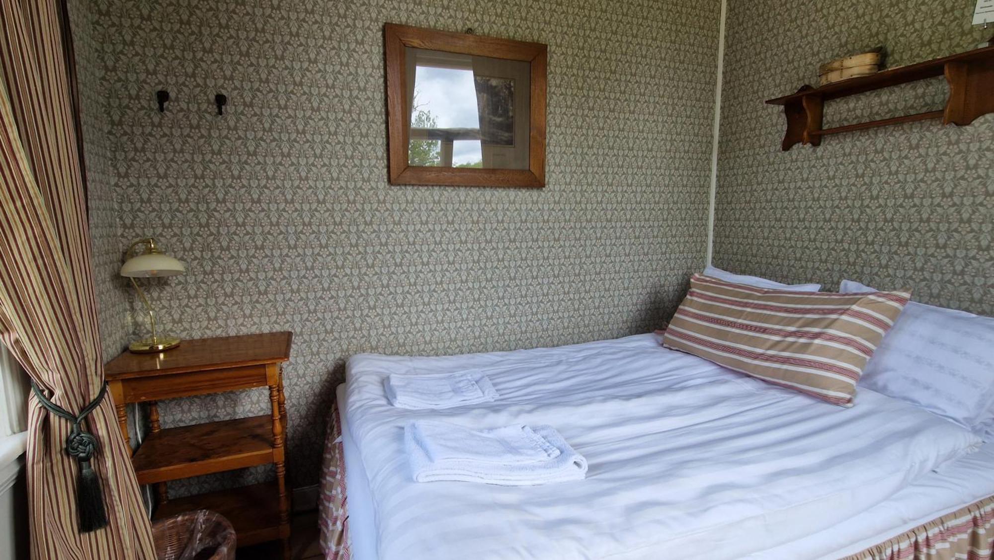 Floda  Naeaes Slott 게스트하우스 외부 사진