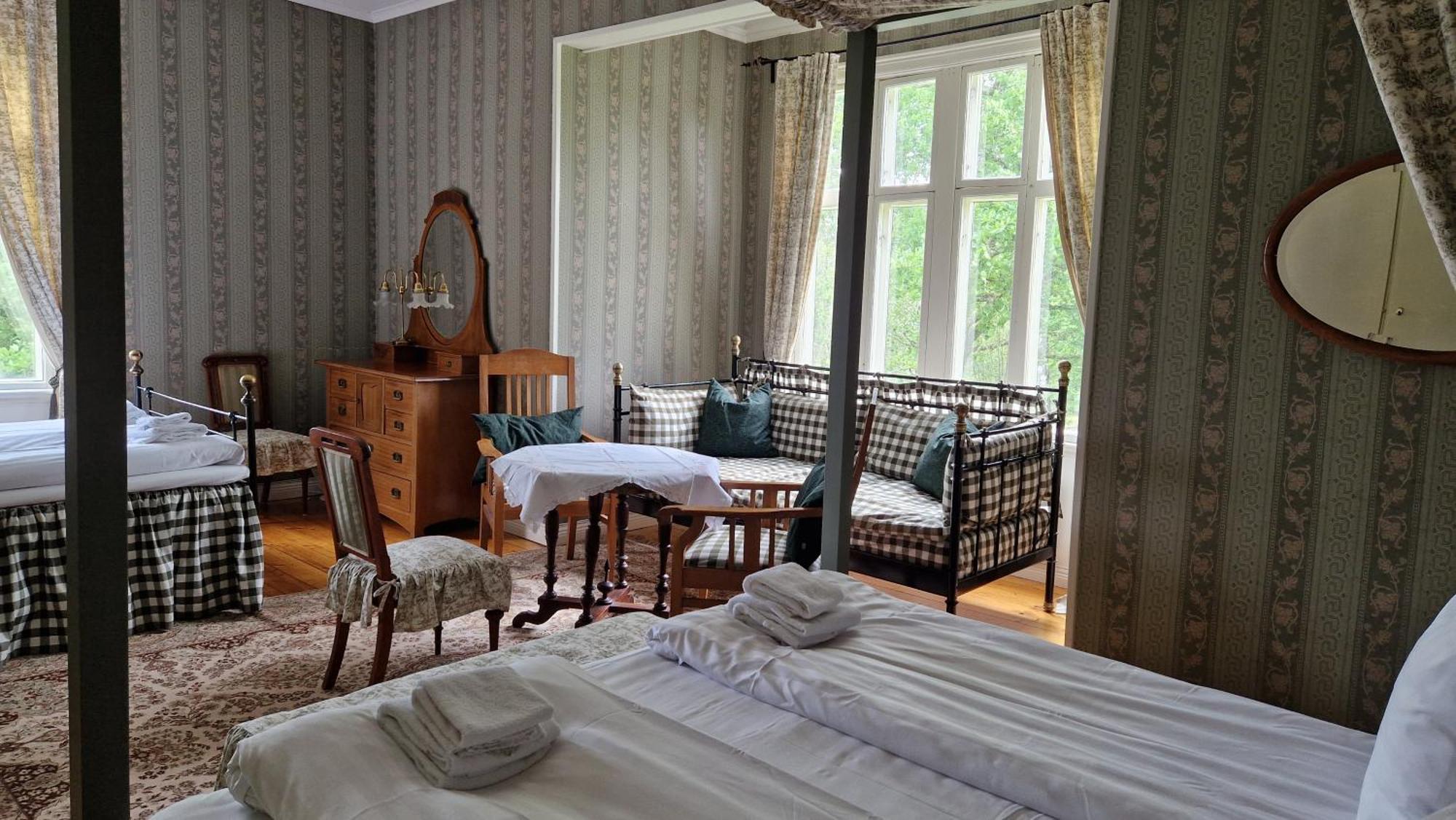 Floda  Naeaes Slott 게스트하우스 외부 사진