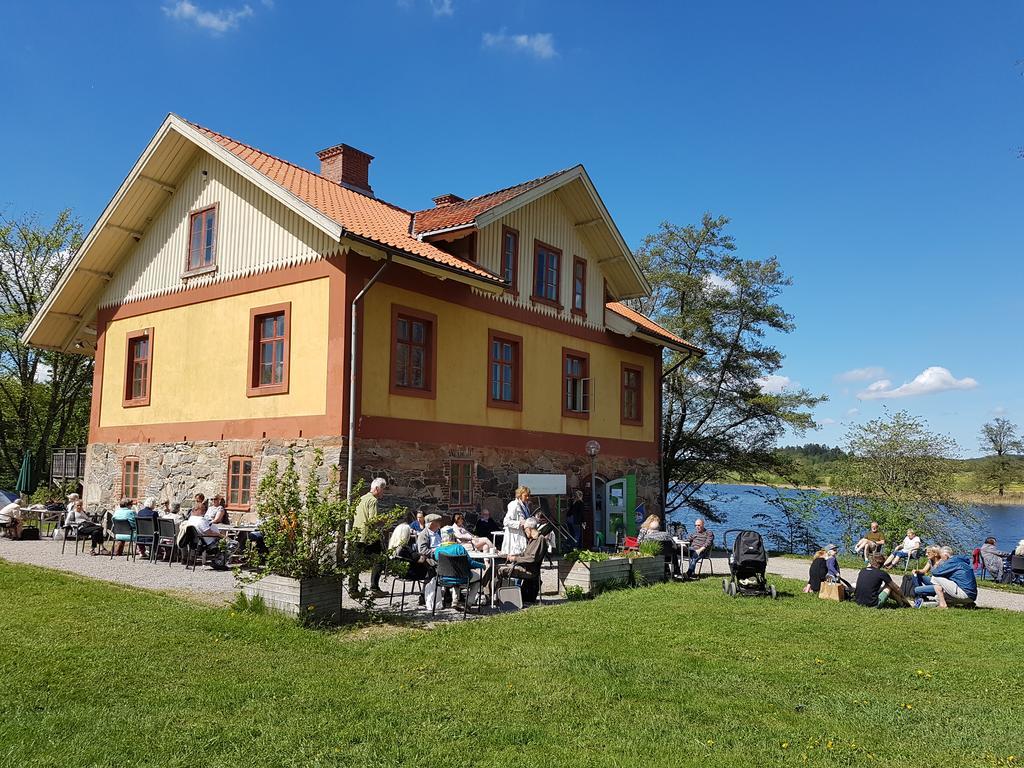 Floda  Naeaes Slott 게스트하우스 외부 사진